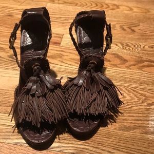 Leather tassel heel shoes